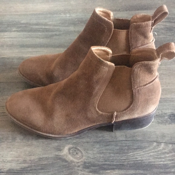 Steve Madden Shoes Camel Chelsea Boots Size 8 Poshmark